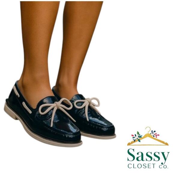 Cole Haan Resort Loafers – Navy Patent, White Laces, Sz 9, NWOT - Picture 1 of 9